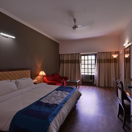 Hotel North Park Panchkula Ngoại thất bức ảnh