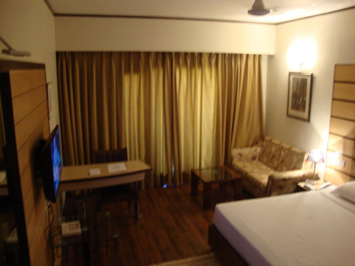 Hotel North Park Panchkula Ngoại thất bức ảnh