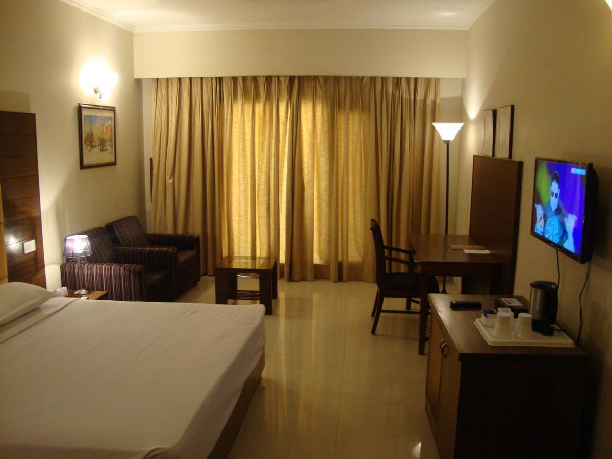 Hotel North Park Panchkula Ngoại thất bức ảnh