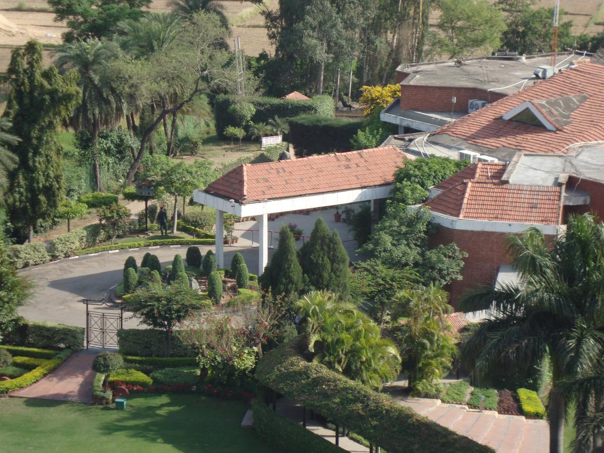Hotel North Park Panchkula Ngoại thất bức ảnh
