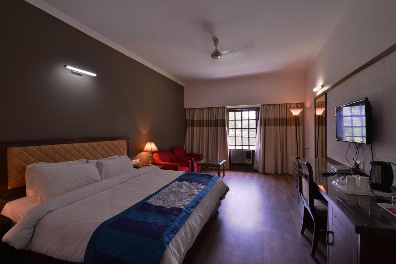 Hotel North Park Panchkula Ngoại thất bức ảnh